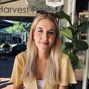 Meet your Posher, Ella